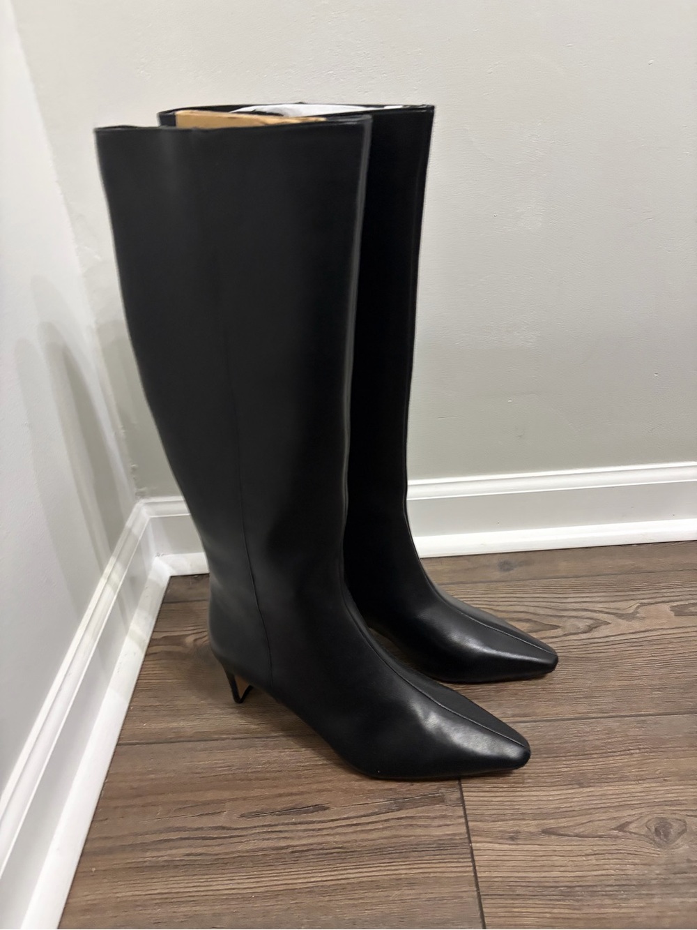 Classic Black Pointed-Toe Knee-High Heeled Boots